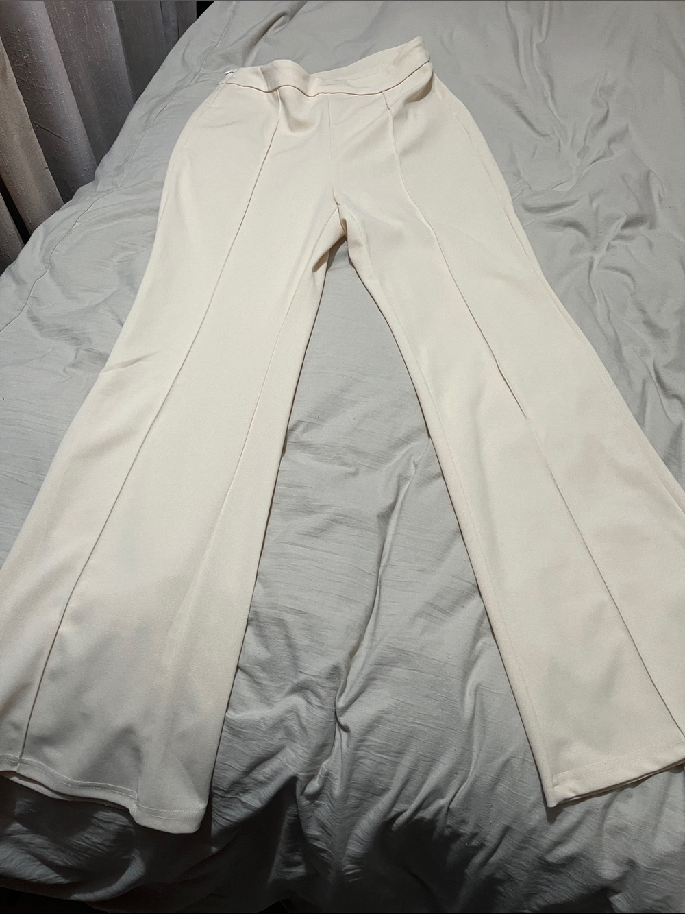 SHEIN Women's Flare Pants White Size Medium Like New